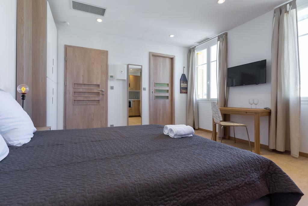 Palais Saint Pierre Apartment Cagnes-sur-Mer Ngoại thất bức ảnh